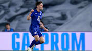 Real Madrid v Chelsea - UEFA Champions League Semi Final: Leg One