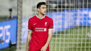Ozan Kabak im Trikot der Reds - im S04-Dress wird er wohl nicht mehr zu sehen sein