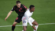 Real Madrid y la Real Sociedad dividieron unidades, luego que los merengues rescataran al minuto 88 el empate, gracias a Vinicius Jr.