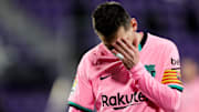 Real Valladolid v FC Barcelona - La Liga Santander - Messi se agarra la cabeza.