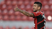 Athletico Paranaense e Coritiba se enfrentam pela 29ª rodada do Campeonato Brasileiro. 