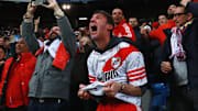 Un hincha festejando