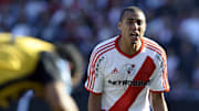 River Plate's forward David Trezeguet (R