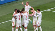 Dänemarks Nationalmannschaft bejubelt einen Treffer