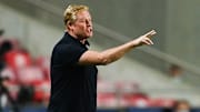 Ronald Koeman est confirmé par le président du FC Barcelone.