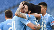 L'abbraccio tra Luis Alberto e Milinkovic-Savic 