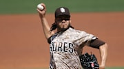 Dinelson Lamet no pudo mostrar su talento en los playoffs