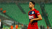 El jugador no entra en planes de Chivas, pero la directiva hizo un mal negocio para acomodarlo en la MLS