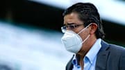 Luis Fernando Tena fue cesado de la dirección técnica de Chivas.