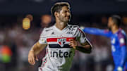 Pato, caso siga como reserva, pode aparecer em lista de negociavéis do São Paulo.