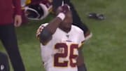 Vikings crowd gives Adrian Peterson standing ovation following record-breaking performance.