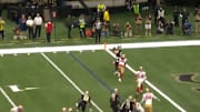 Josh Hill catches a touchdown pass from Drew Brees to extend the New Orleans Saints' lead.