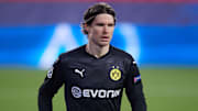 Sevilla FC v Borussia Dortmund  - UEFA Champions League Round Of 16 Leg One