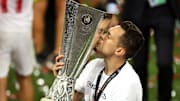 Deux ans après l'avoir effleuré avec Marseille, Ocampos empoche la Ligue Europa avec le FC Séville.