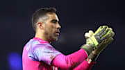 Bravo tinha contrato até o antigo final da temporada (30 de julho), mas teve seu vínculo ampliado para terminar a temporada 2019/20 no Man. City.