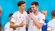 La charnière centrale Pau Torres - Aymeric Laporte. 