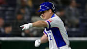 Jae-hwan Kim is a KBO player for the New York Yankees to target.