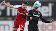 Lukas Kübler (l.) verlängert beim SC Freiburg.