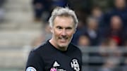 Laurent Blanc lors d'un match de charité avec le Variétés club France.