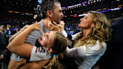 Patriots QB Tom Brady and wife Gisele Bundchen