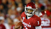 Jalen Hurts runs free against Baylor