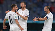 Domenico Berardi festeggia con Bonucci e Chiellini