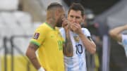 Neymar et Lionel Messi lors du dernier Brésil - Argentine interrompu. 
