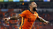 Memphis Depay se luce con Países Bajos