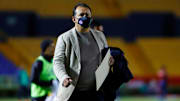 Juan Reynoso en el Tigres UANL v Cruz Azul - Torneo Guard1anes 2021 Liga MX
