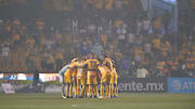 El equipo de los Tigres UANL previo a un partido.