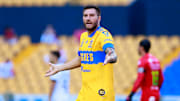 André-Pierre Gignac se enfada con el arbitraje 