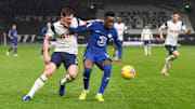 Spurs e Blues fazem duelo que pode mudar a liderança provisória da Premier League