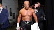 Mike Tyson regresó al ring después de 15 años en un combate contra Roy Jones Jr. el 28 de noviembre de 2020