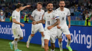 Los jugadores de la selección italiana celebran un gol