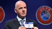 Infantino durante una fase dei sorteggi di Champions League 