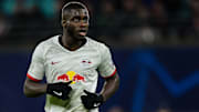 Dayot Upamecano va rester en Bundesliga la saison prochaine. 