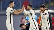 Il cenno d'intesa tra Dzeko e Borja Mayoral 