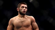 Khabib sufrió una gran pérdida este año: su padre y entrenador Abdulmanap Nurmagomedov falleció por coronavirus