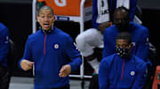 Clippers jugarán ante Lakers este martes