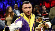 Vasiliy Lomachenko se prepara para unificar los cinturones mundiales ante el joven pegador Teófimo López