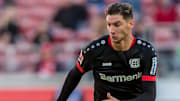 Lucas Alario spielt sich in der Vordergrund