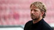 VfB-Sportdirektor Sven Mislintat muss das Team mit wenig Mitteln verstärken