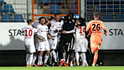 nach hartem Fight - der HSV gewinnt in Überzahl gegen Tabellenführer Bochum
