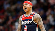Isaiah Thomas sigue buscando la manera de regresar al estrellato en la NBA
