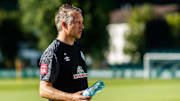 Der Aufsichtsrat von Werder Bremen will mit Sportchef Frank Baumann (Foto) schnellstmöglich verlängern. Das sorgt für Kritik.
