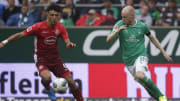 Szene aus dem letzten Punktspiel beider Teams im Januar 2020: Düsseldorfs Morales im Duell mit Werders Klaassen