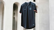 Le maillot extérieur de l'Allemagne fait l'unanimité. 