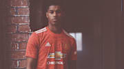 Rashford, McTominay et Wan-Bissaka posent avec leur nouveau maillot