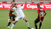 Bahia e Athletico-PR se enfrentam pelo Brasileirão. 