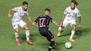 Botafogo tem interesse em zagueiro Gabriel, mas Atlético-MG não gosta de formato do negócio e barra negociação. 
